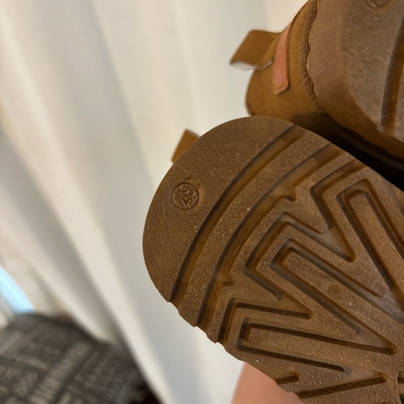 amazon faux suede fur lined boots - Picture 6 of 6